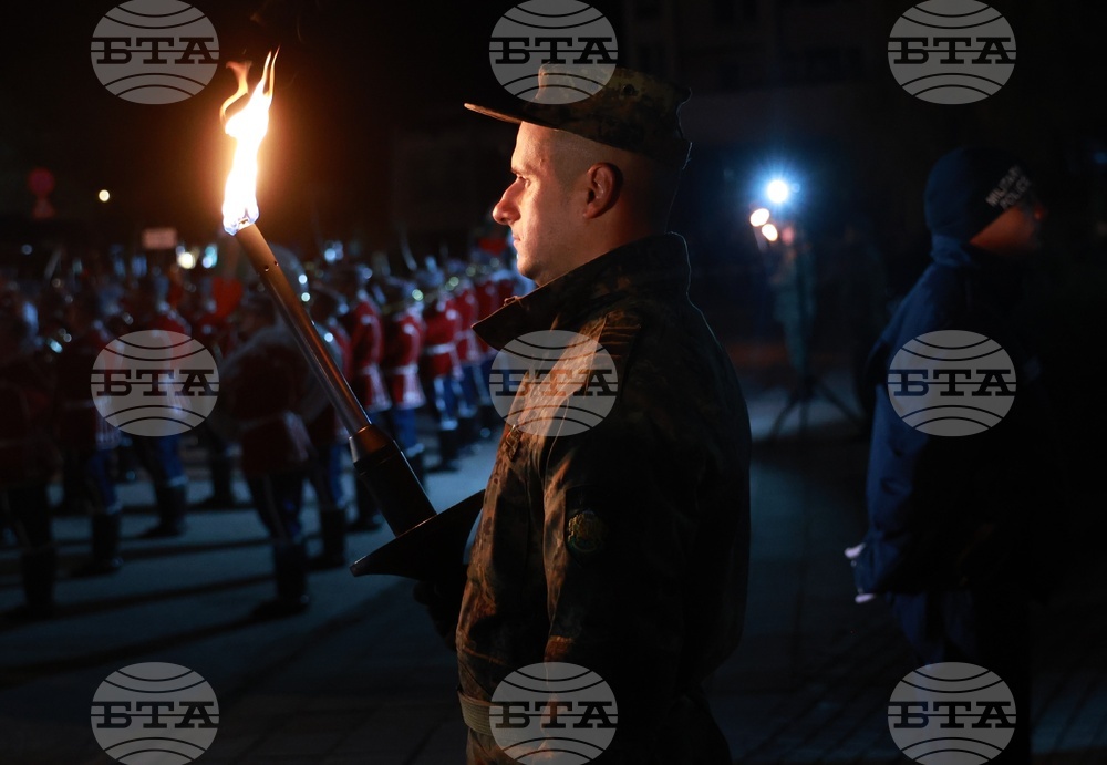Сливница - Сръбско-българска война - паметник „Героите на Сливница“ - тържествена заря