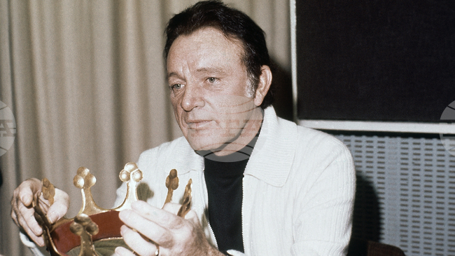 Харесвам репутацията си на разглезен гений, пияница и женкар, казва Ричард Бъртън, от чието рождение се навършват 100 години