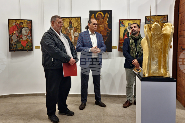 Бургас - Андрей Янев - изложба „Гост” - откриване