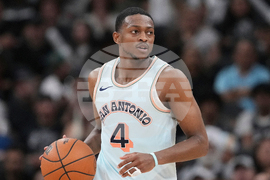 Spurs Fox Returns Basketball