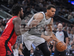 Rockets Spurs Basketball