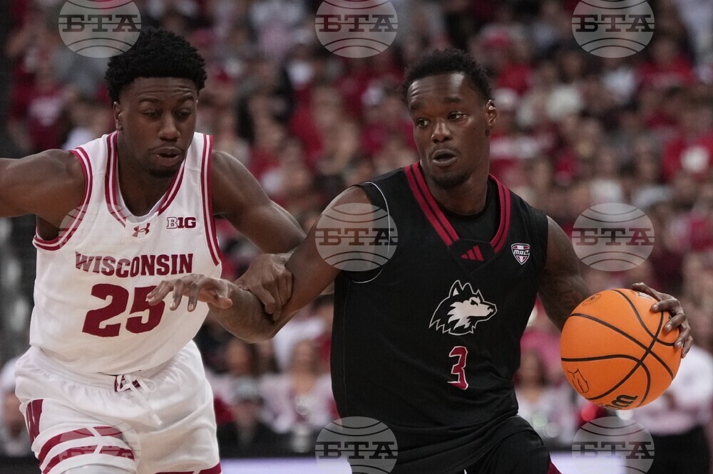 N Illinois Wisconsin Basketball