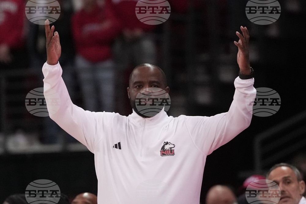 N Illinois Wisconsin Basketball