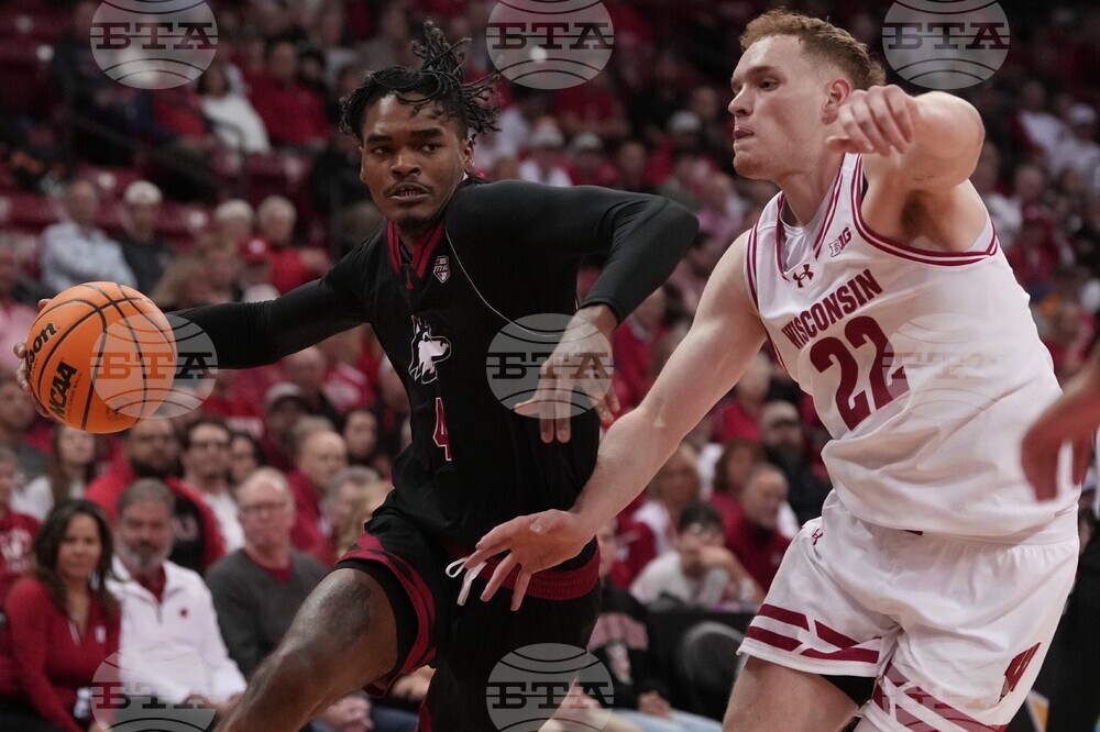 N Illinois Wisconsin Basketball