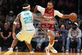 Hornets Heat Basketball