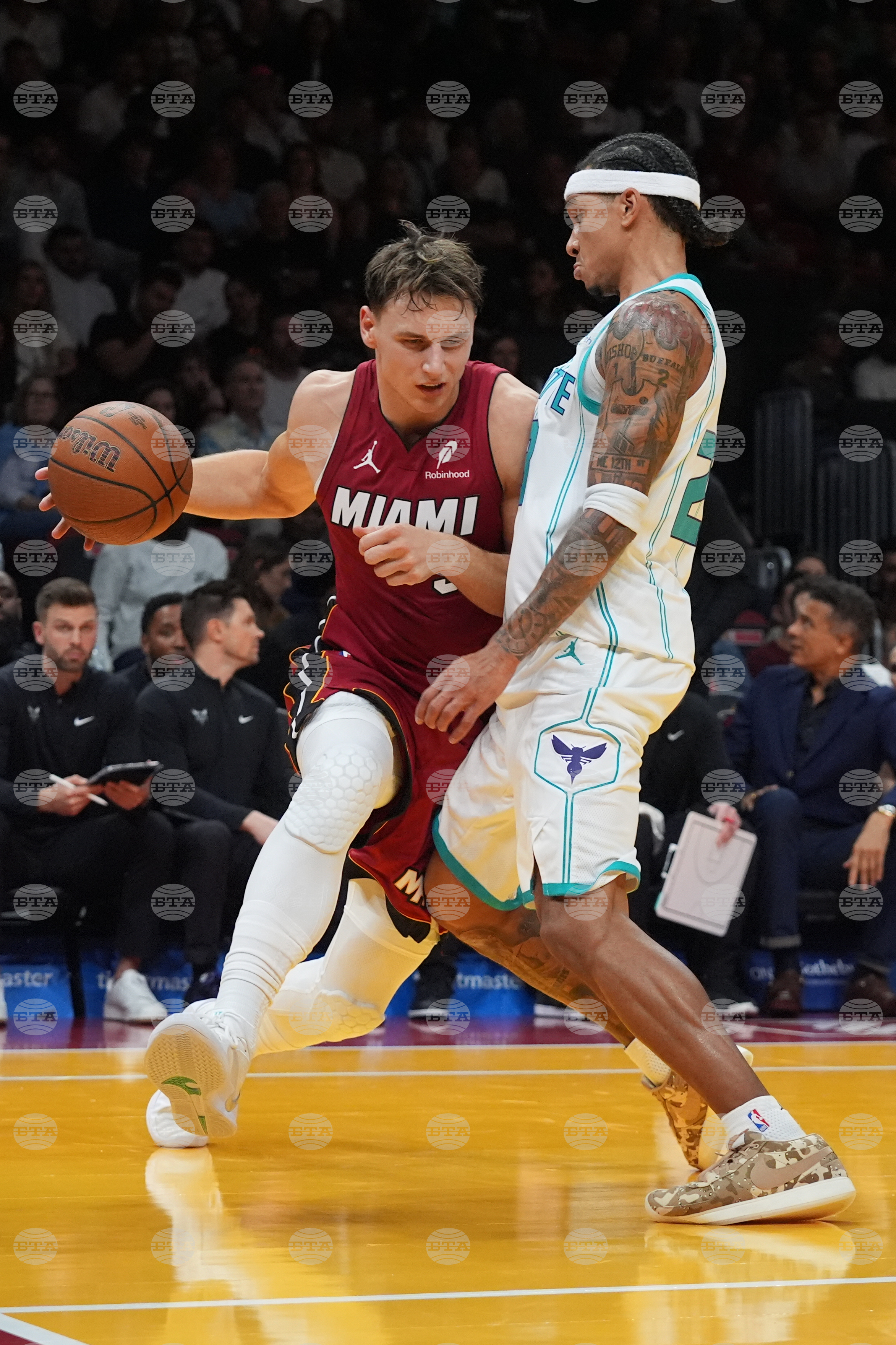 Hornets Heat Basketball