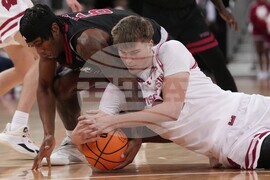 N Illinois Wisconsin Basketball