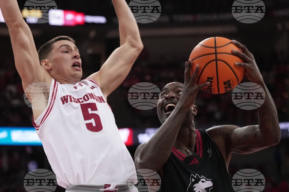 N Illinois Wisconsin Basketball