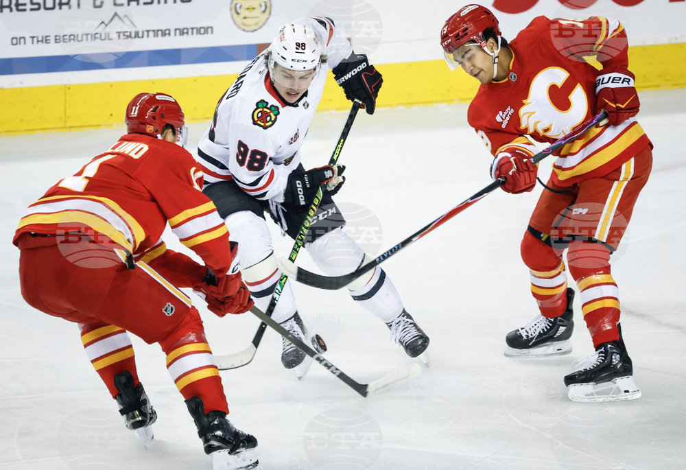 Blackhawks Flames Hockey