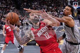 Rockets Spurs Basketball