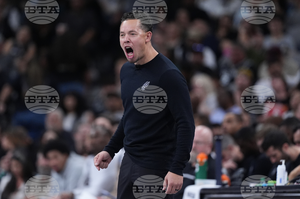 Rockets Spurs Basketball