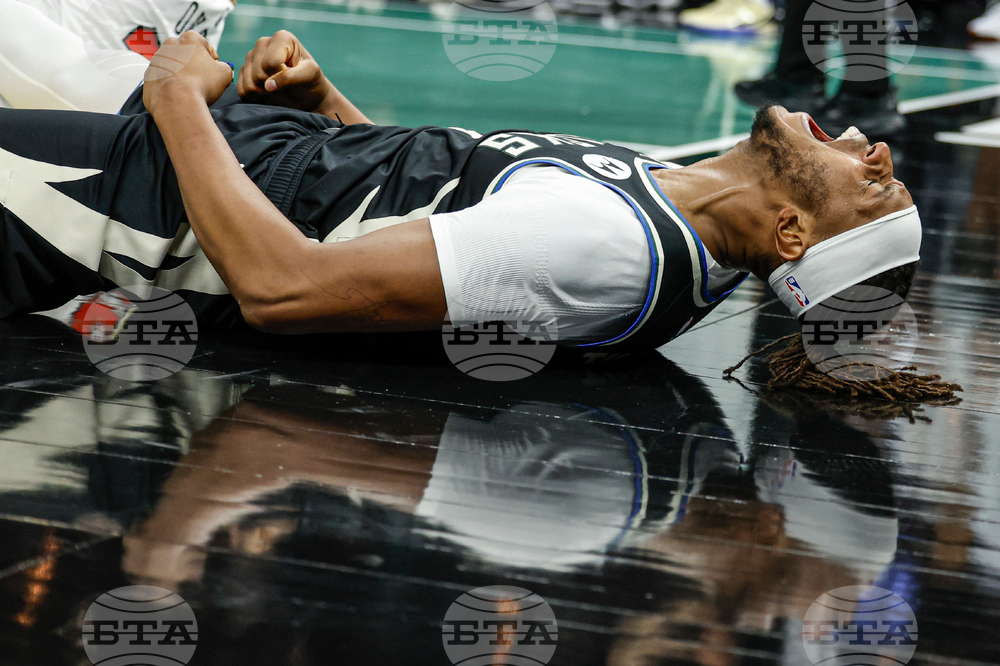 APTOPIX Bulls Bucks Basketball