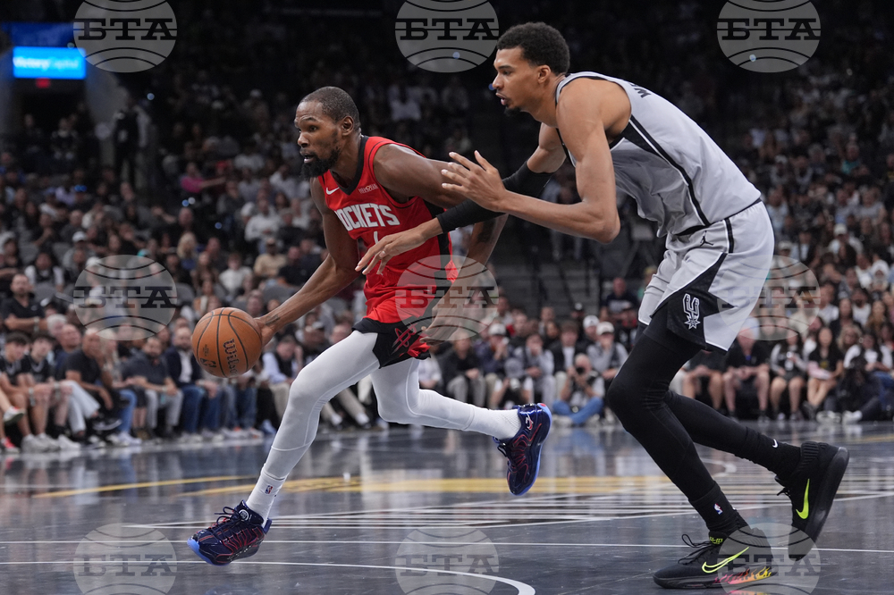 Rockets Spurs Basketball