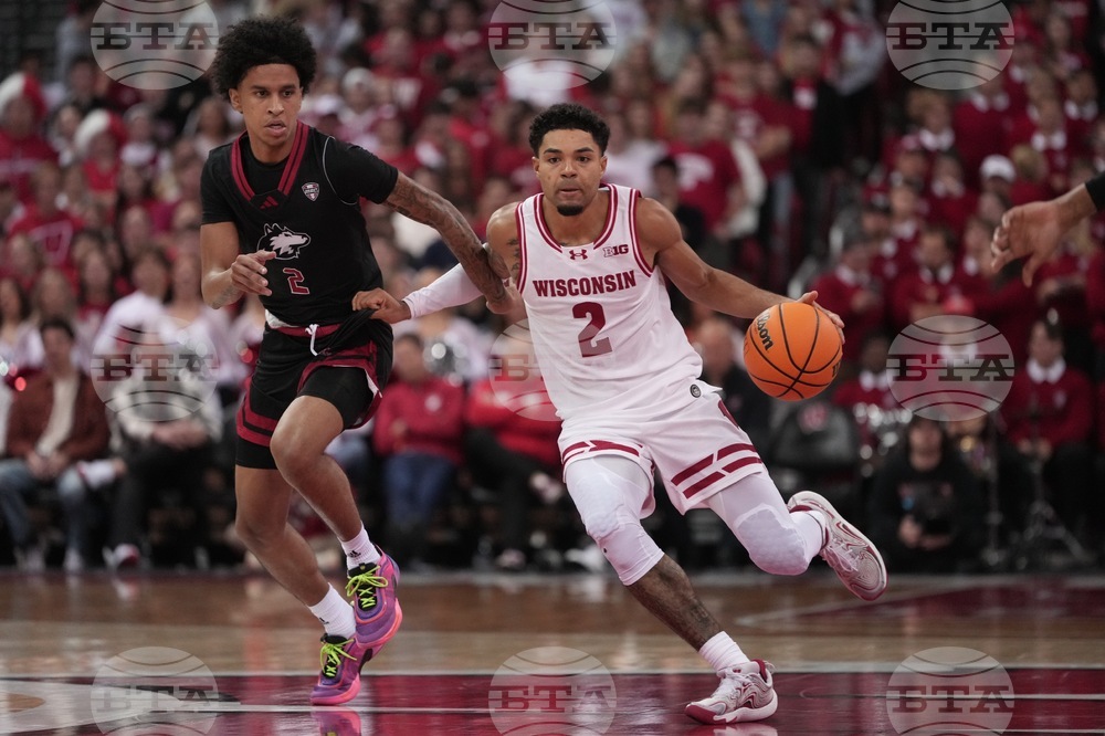 N Illinois Wisconsin Basketball