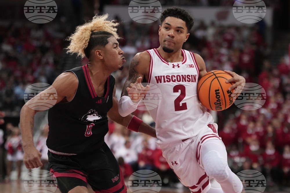 N Illinois Wisconsin Basketball