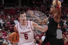 N Illinois Wisconsin Basketball