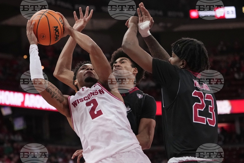 N Illinois Wisconsin Basketball