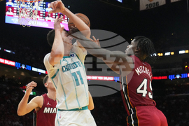 Hornets Heat Basketball