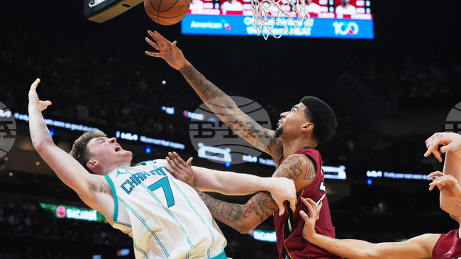 Маями вкара 53 точки в първата четвърт при успеха срещу Шарлът в Националната баскетболна асоциация