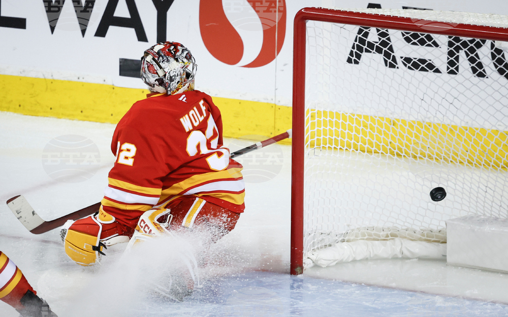 Blackhawks Flames Hockey