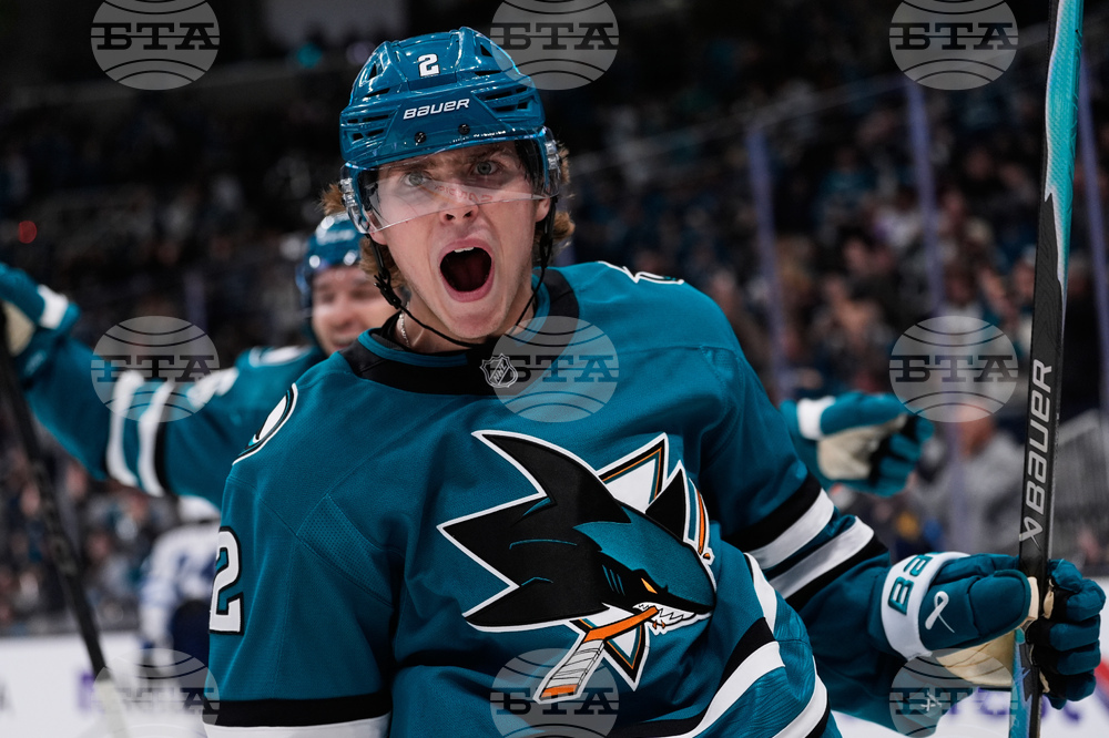 APTOPIX Jets Sharks Hockey