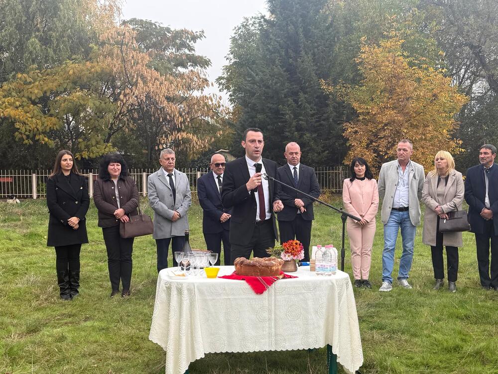 Министър Иван Пешев даде старт на изграждането на нов спортен комплекс в община Пещера