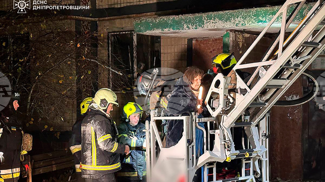 До четирима се увеличи броят на жертвите от руски ракетен удар по Днепър, 22 са ранени 