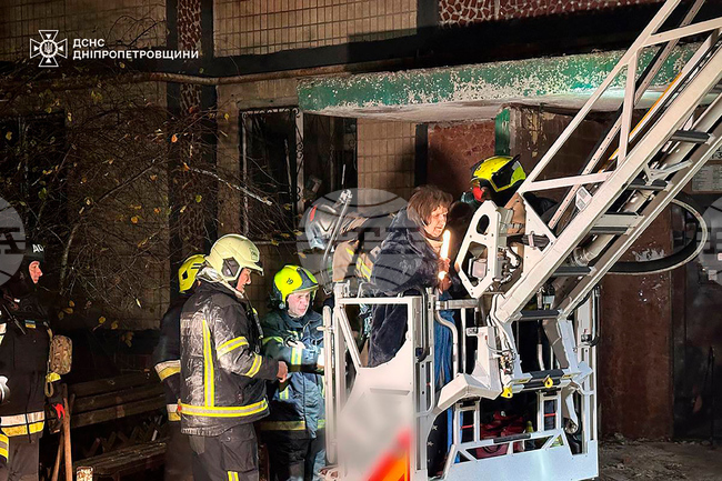 До четирима се увеличи броят на жертвите от руски ракетен удар по Днепър, 22 са ранени 