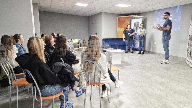 Възможностите за обучение и реализация в медицински университети в България се представят на уъркшоп "По стъпките на Хипократ" в Шумен