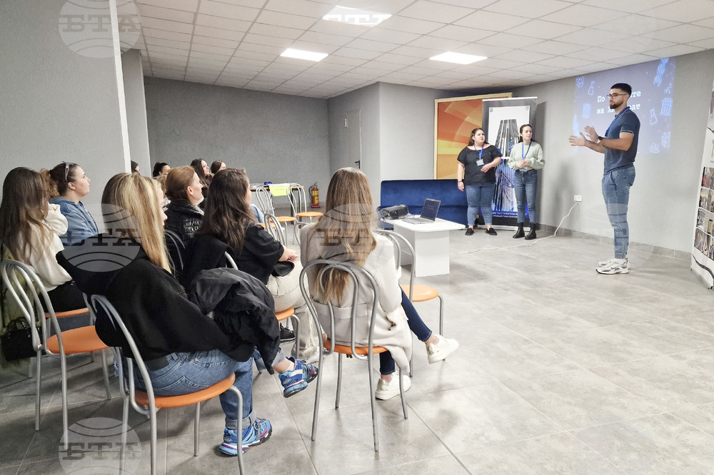 Възможностите за обучение и реализация в медицински университети в България се представят на уъркшоп "По стъпките на Хипократ" в Шумен