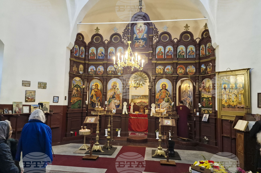 Село Преславен - храм "Свети Арханегл Михаил" - литургия