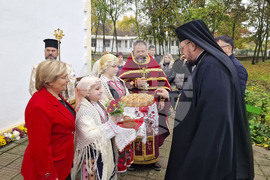 Село Преславен - храм "Свети Арханегл Михаил" - литургия