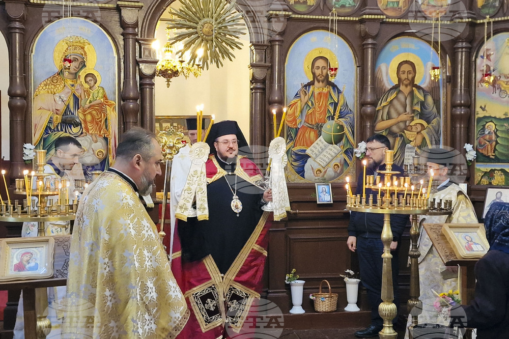 Село Преславен - храм "Свети Арханегл Михаил" - литургия