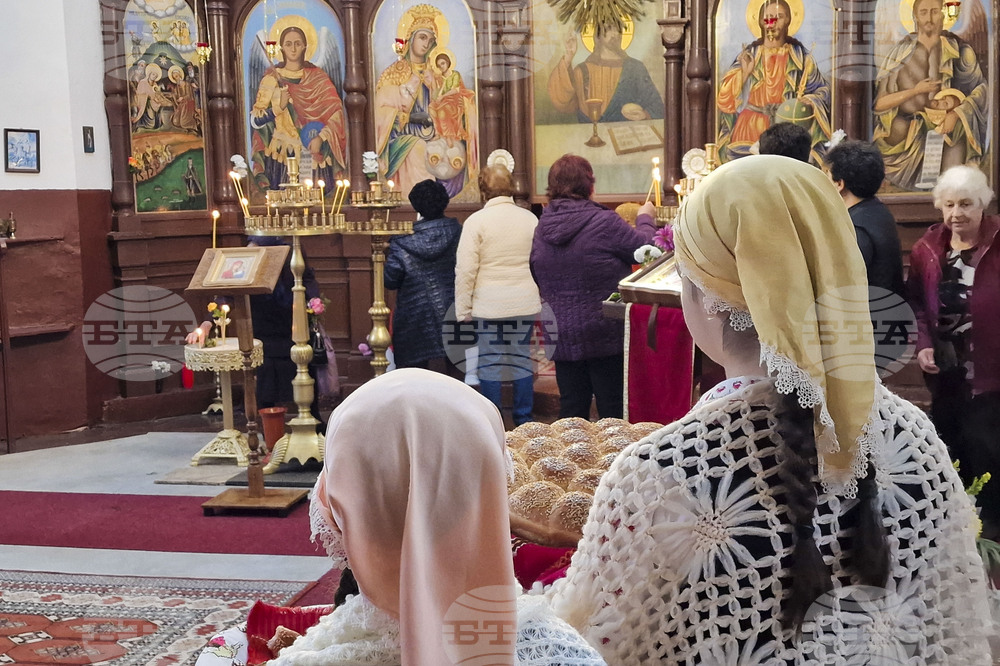 Село Преславен - храм "Свети Арханегл Михаил" - литургия