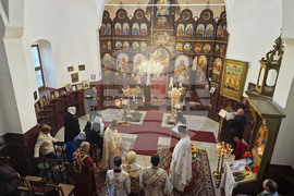 Село Преславен - храм "Свети Арханегл Михаил" - литургия