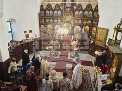 Село Преславен - храм "Свети Арханегл Михаил" - литургия