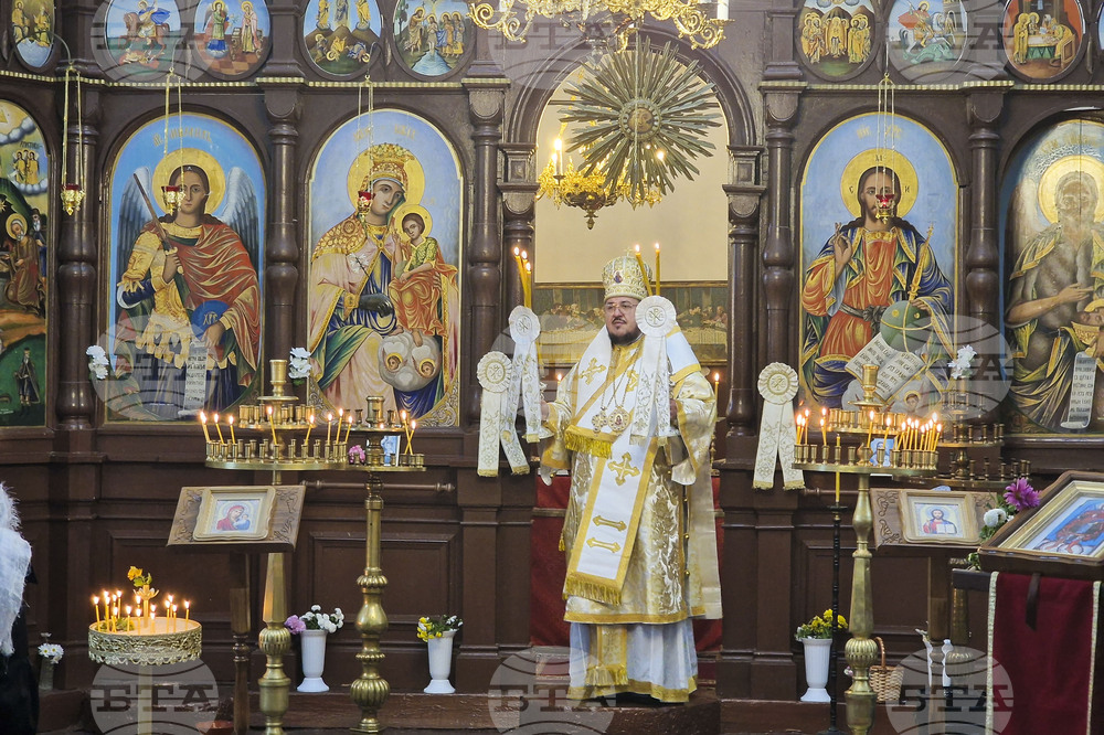 Село Преславен - храм "Свети Арханегл Михаил" - литургия