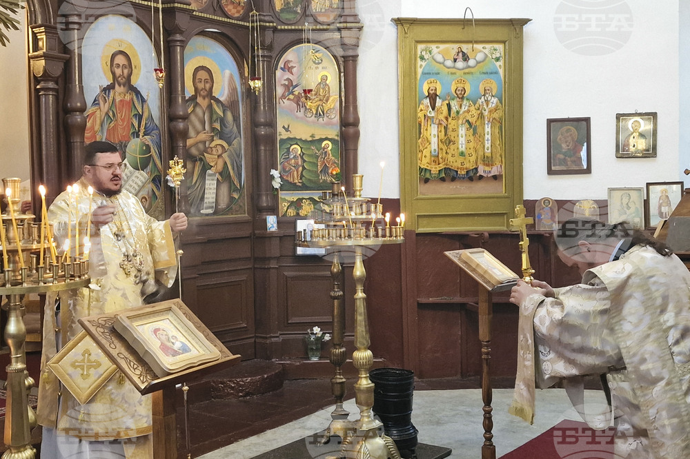 Село Преславен - храм "Свети Арханегл Михаил" - литургия