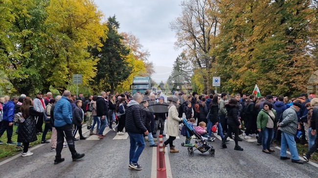 Polikraishte Residents Protest Over Prolonged Power and Water Outages