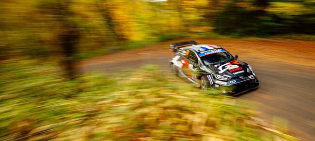 Себастиен Ожие продължава да води на Рали Япония, лидерът в генералното класиране Елфин Еванс вече е втори