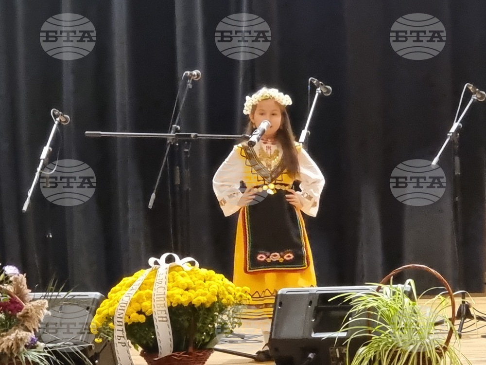 Сливен - конкурс-надпяване "Славеи пеят край Сливен"