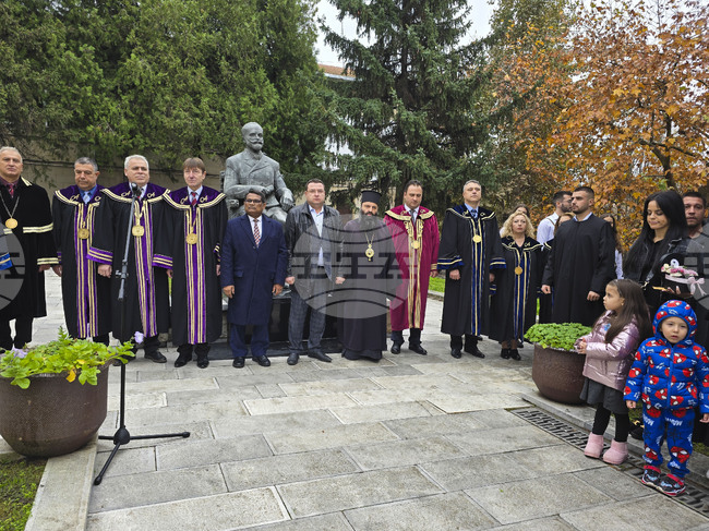 Патронния си празник отбеляза Стопанската академия “Димитър Апостолов Ценов“ в Свищов