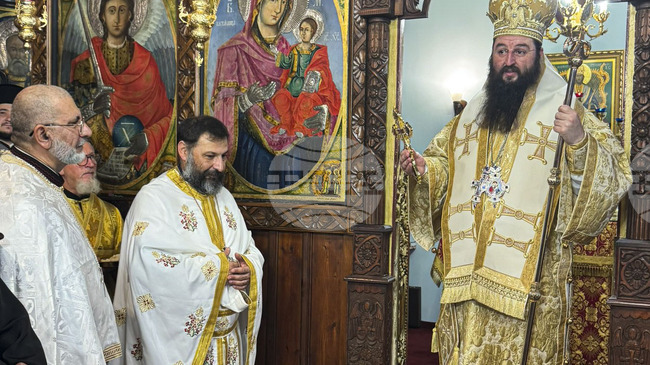 Драговитийският епископ Василий, игумен на Троянския манастир, възглави светата литургия в храм "Св. Архангел Михаил" във Варна
