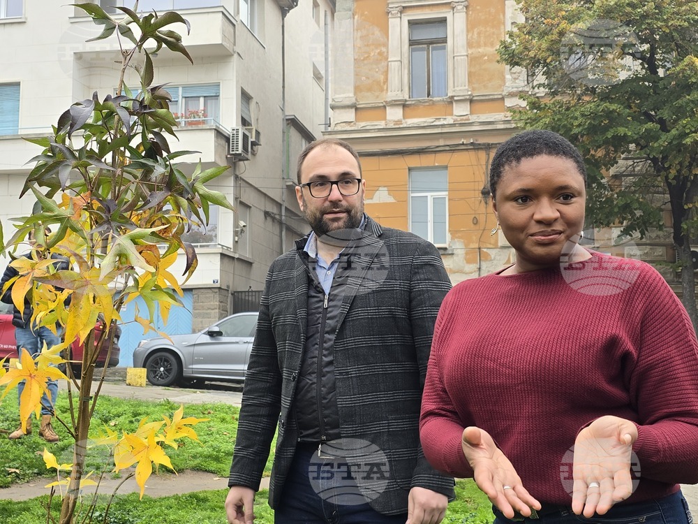 Пловдив - джаз певицата Лиз Райт засади дръвче