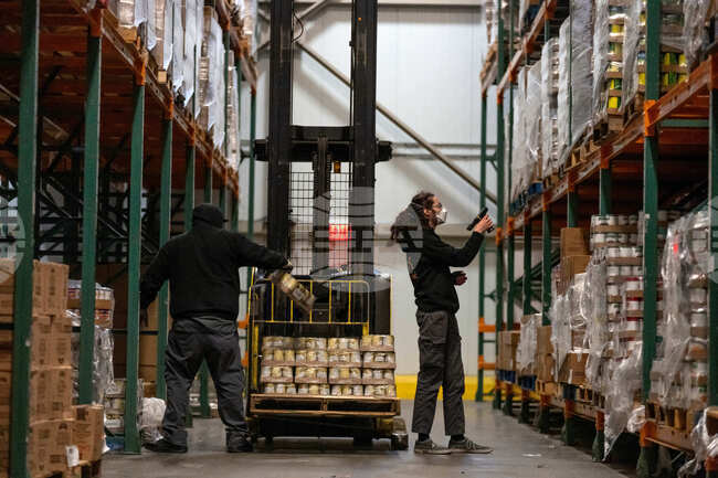 Производствените цени в Италия спадат за първи път от година през ноември на годишна база