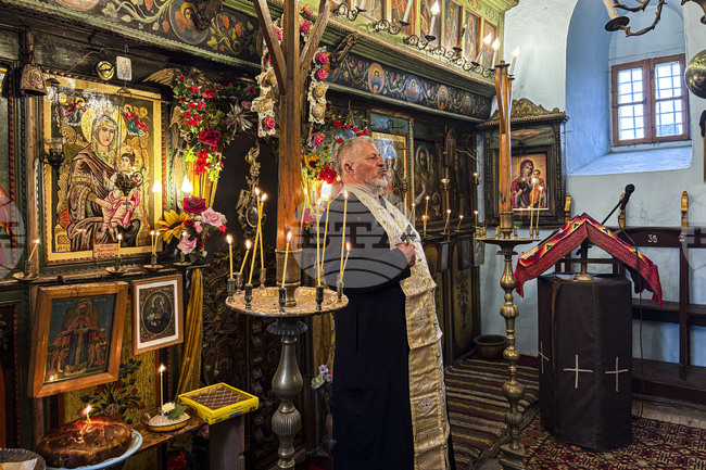 Църквата "Свети Архангел Михаил“ в самоковското село Продановци отбеляза храмовия си празник