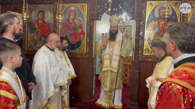 Драговитийският епископ Василий, игумен на Троянския манастир, възглави светата литургия в храм "Св. Архангел Михаил" във Варна