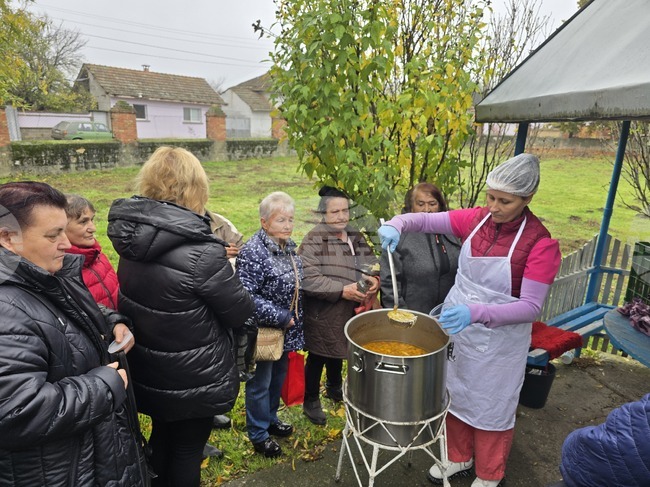 Църквите "Свети Архангел Михаил“ в селата Крушовене и Брегаре, община Долна Митрополия, отбелязаха с курбан храмовия си празник