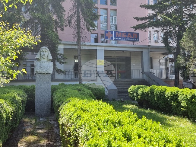 Болницата в Перник залага на модернизация и високо качество на медицинските услуги, каза директорът ѝ Явор Дренски