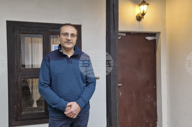 Шумен - Боян Йорданов - “Под месечината, огромна като тиква”